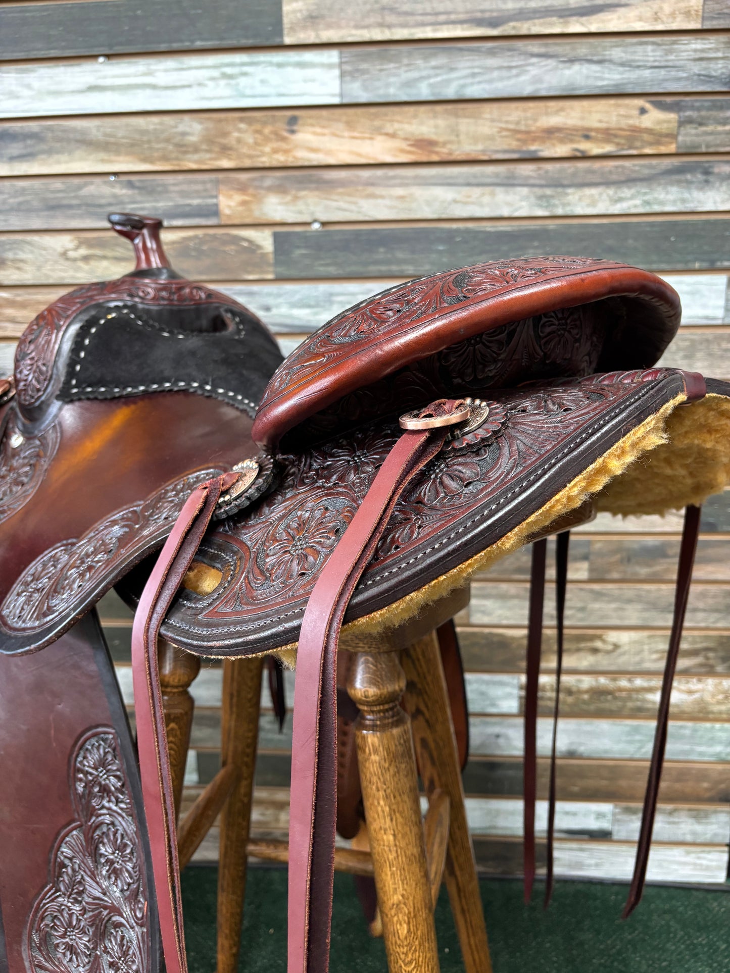 HR Custom Lightweight Reining Saddle