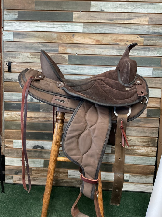 USED Big Horn Synthetic Saddle 504 17" Brown