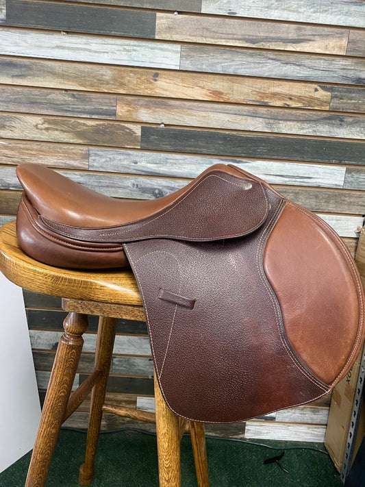 USED Collegiate Gamma Saddle 17" Chesnut