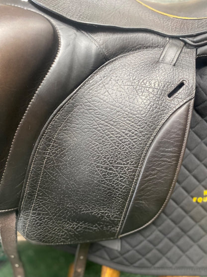 USED Takt Dressage Saddle 17.5” Black