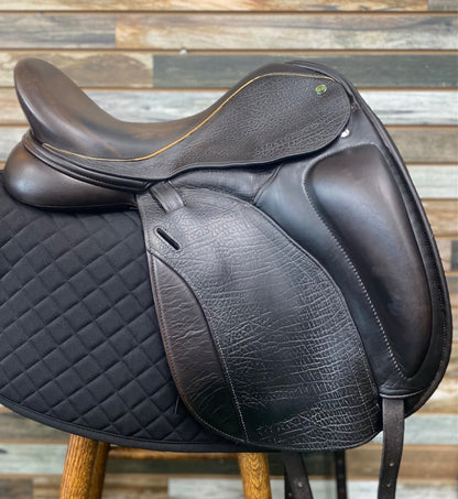 USED Takt Dressage Saddle 17.5” Black