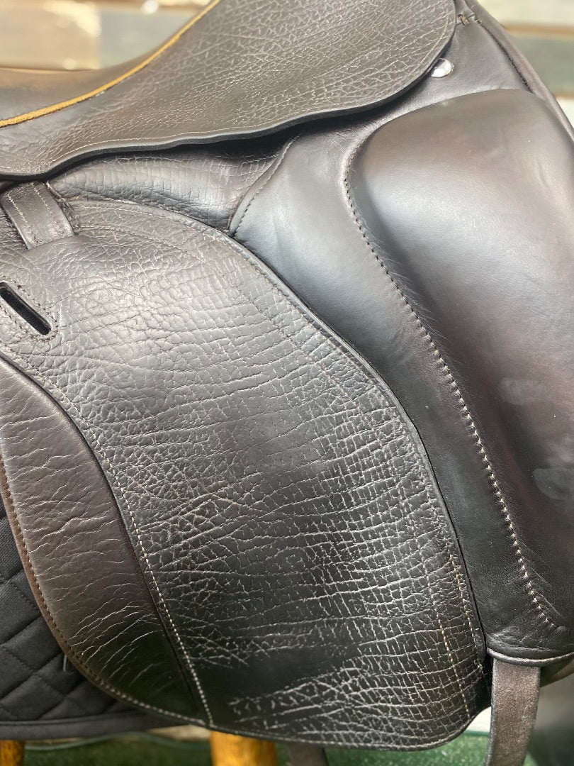 USED Takt Dressage Saddle 17.5” Black
