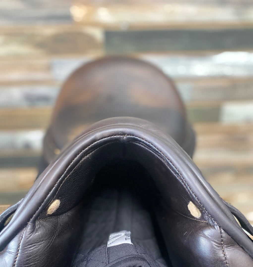 USED Takt Dressage Saddle 17.5” Black