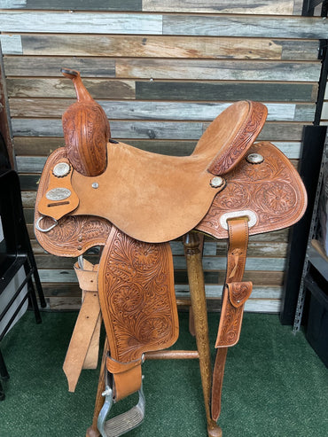 USED Hilason Barrel Saddle 15" Light Oil