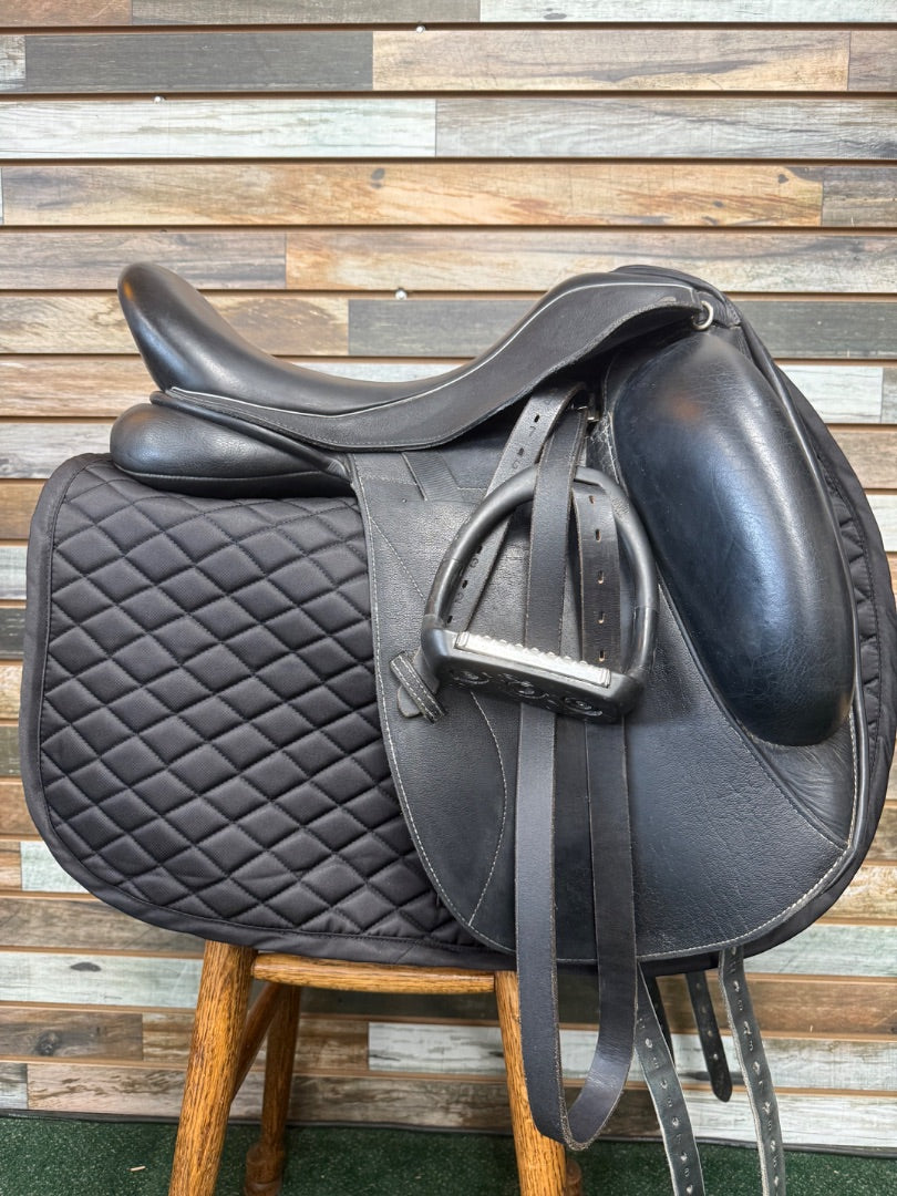 USED Custom Saddlery Dressage Saddle 17.5" Seat, 16" Flap Black (Icon)