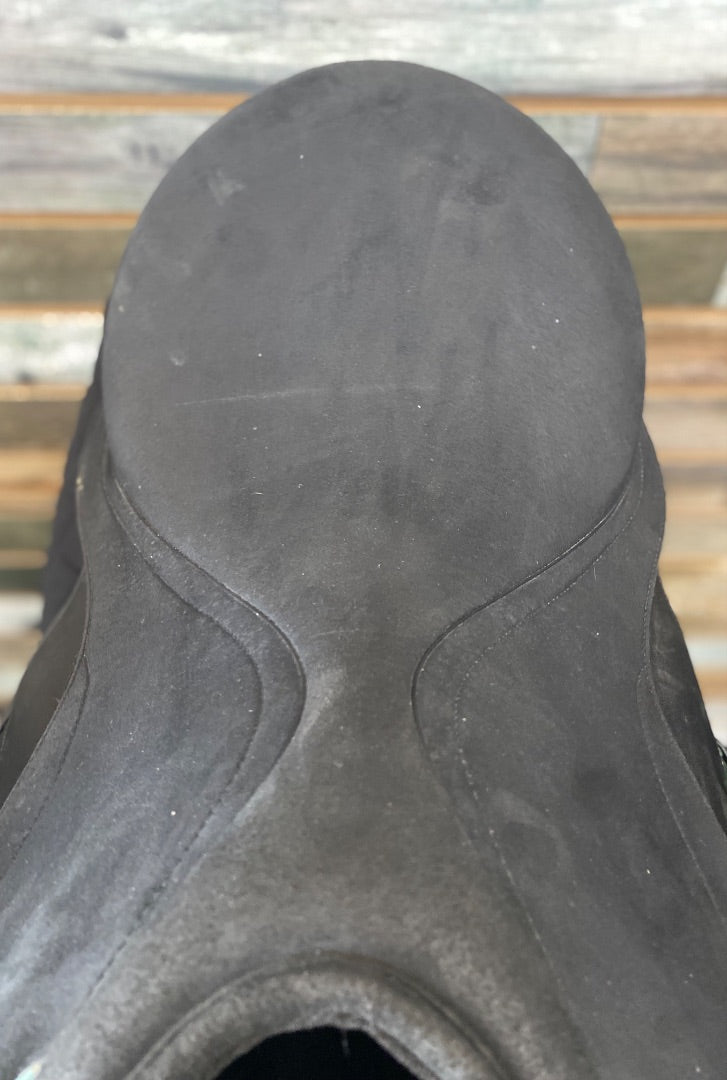 USED Black 17" Wintec 2000 Jump Saddle