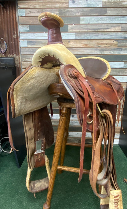 USED Hereford Western Roping Saddle 15 1/2" Seat 6" Gullet Med Brown/Dk Brown w/Rawhide Trim