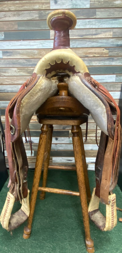 USED Hereford Western Roping Saddle 15 1/2" Seat 6" Gullet Med Brown/Dk Brown w/Rawhide Trim