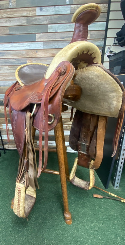 USED Hereford Western Roping Saddle 15 1/2" Seat 6" Gullet Med Brown/Dk Brown w/Rawhide Trim