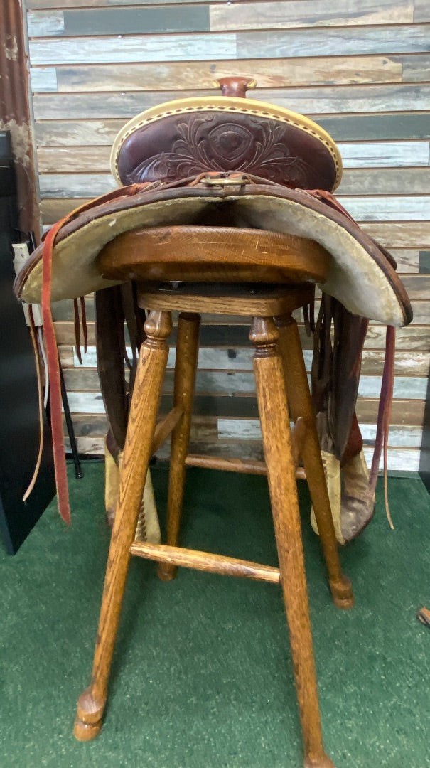USED Hereford Western Roping Saddle 15 1/2" Seat 6" Gullet Med Brown/Dk Brown w/Rawhide Trim