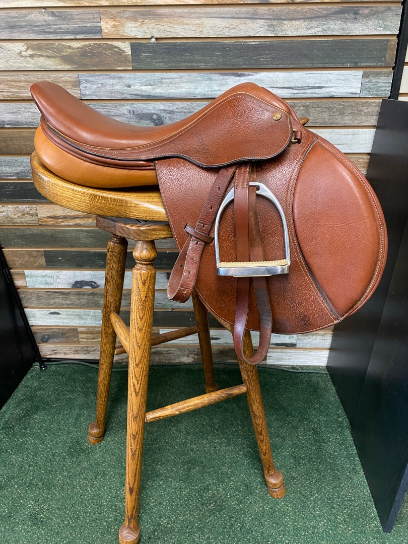 USED  Jump English Saddle 17" Medium Oil