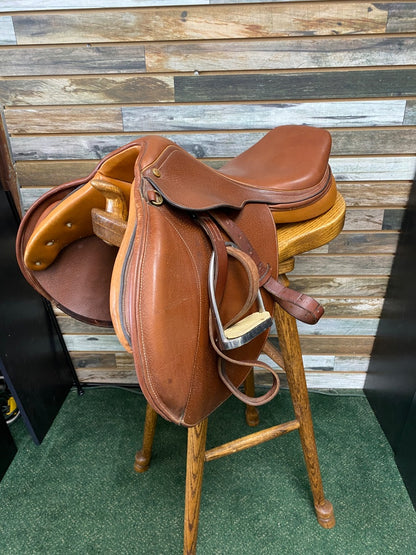 USED  Jump English Saddle 17" Medium Oil