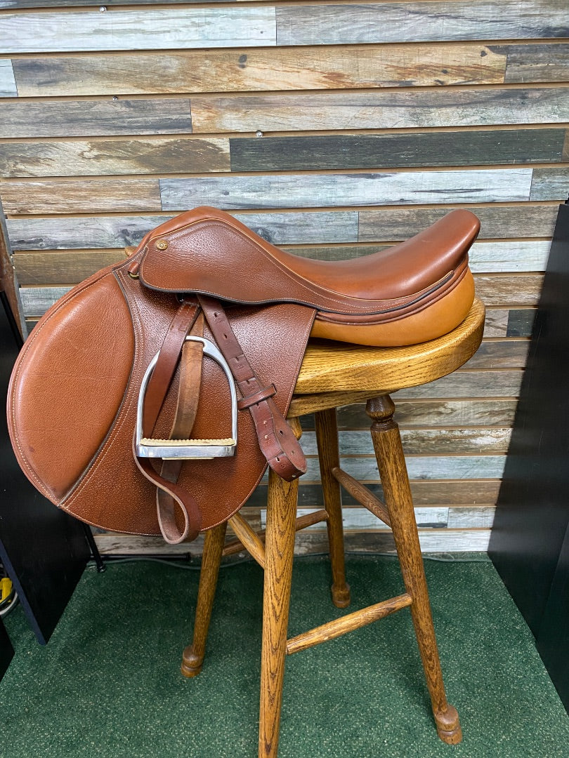 USED  Jump English Saddle 17" Medium Oil