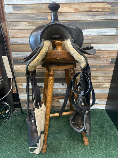 USED Big Horn Synthetic Trail Western Saddle Round Skirt 15" Black
