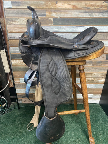 USED Big Horn Synthetic Trail Western Saddle Round Skirt 15" Black