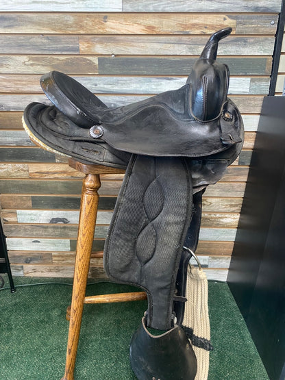 USED Big Horn Synthetic Trail Western Saddle Round Skirt 15" Black