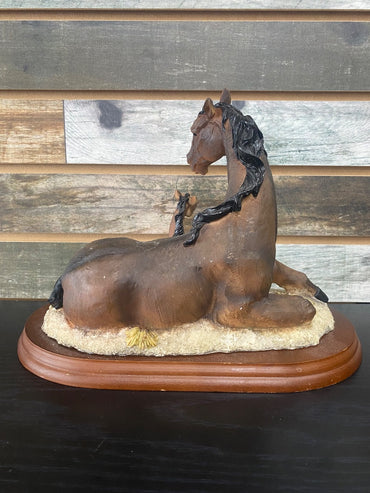 USED  Mare & Foal Statue 10"