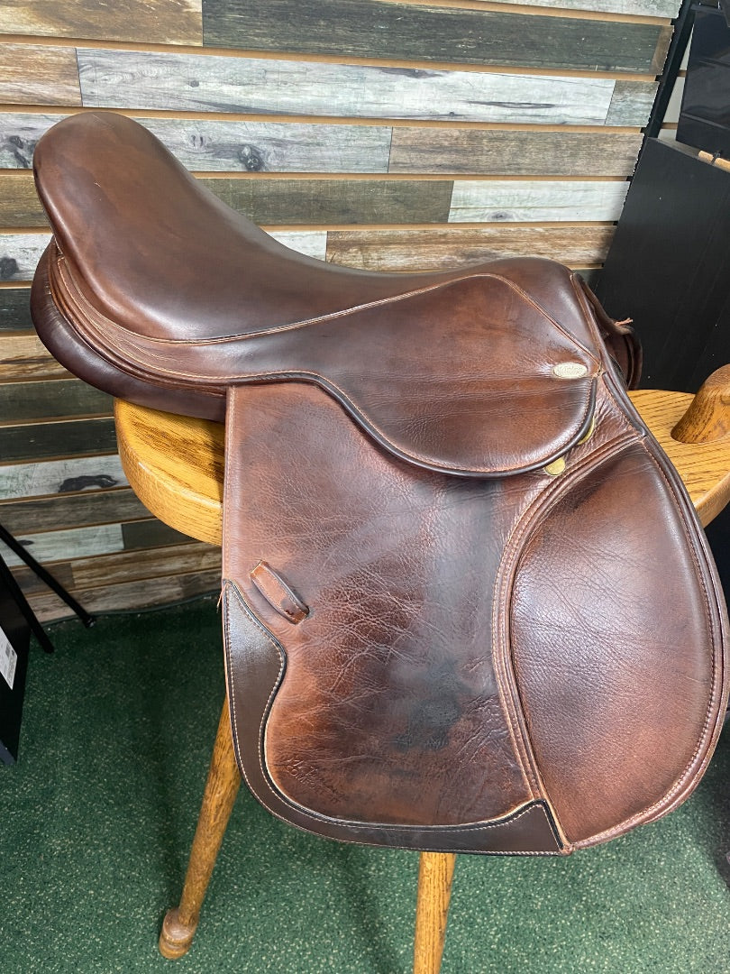 USED 17" M. Toulouse Comfort Fit Hunter/Jumper Saddle