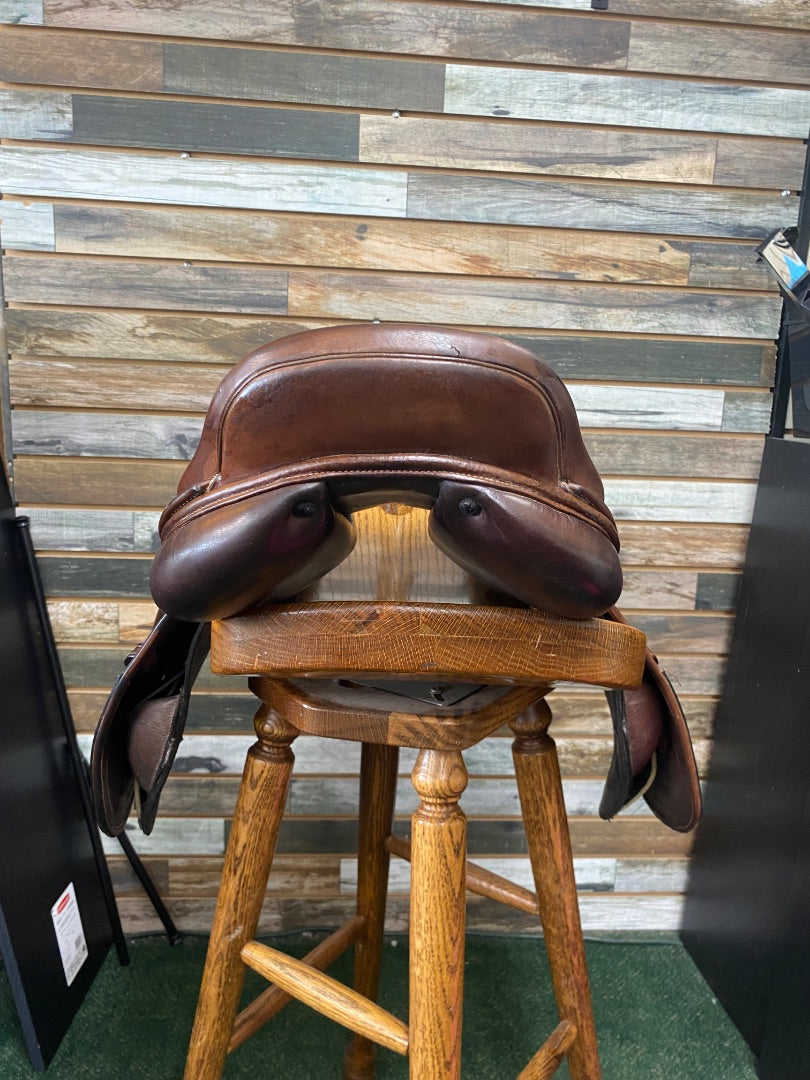 USED 17" M. Toulouse Comfort Fit Hunter/Jumper Saddle