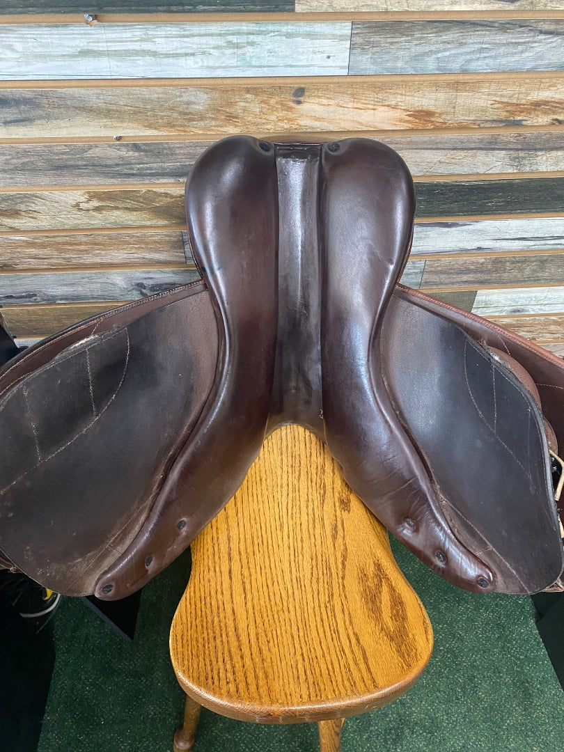 USED 17" M. Toulouse Comfort Fit Hunter/Jumper Saddle