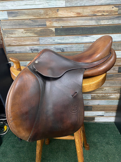 USED 16.5" Antares 'The Hampton Classic' Hunter/Jumper Saddle