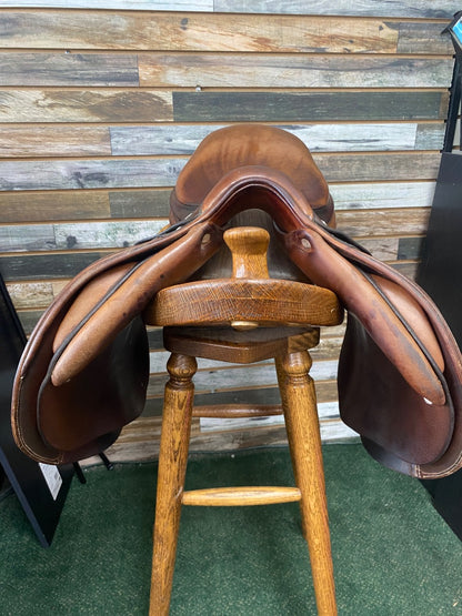 USED 16.5" Antares 'The Hampton Classic' Hunter/Jumper Saddle