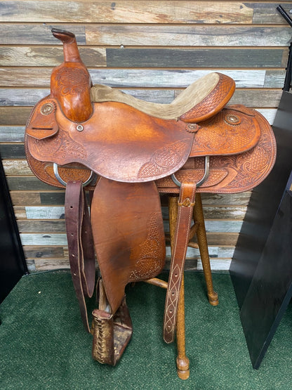 USED  ShoMe Custom Saddlery Ranch Saddle Full Quarter Horse Bars 15 1/2"seat/ 6" gullet Light Oil