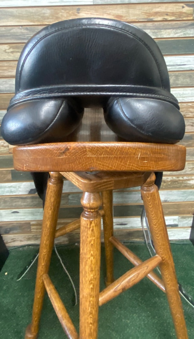 USED Thorowgood Dressage Saddle Medium Gullet, High Wither 17.5 Black