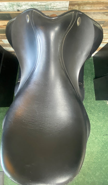 USED Thorowgood Dressage Saddle Medium Gullet, High Wither 17.5 Black