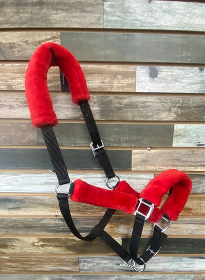 USED  Shipping Halter,Full w/Red Fleece Covers w/Breakaway throatlatch Full Black
