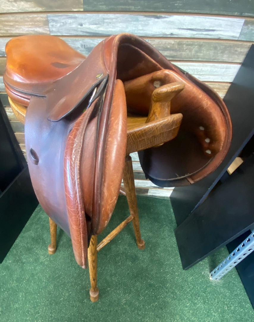 USED Beval Beval Jump Saddle 16.5 Tan