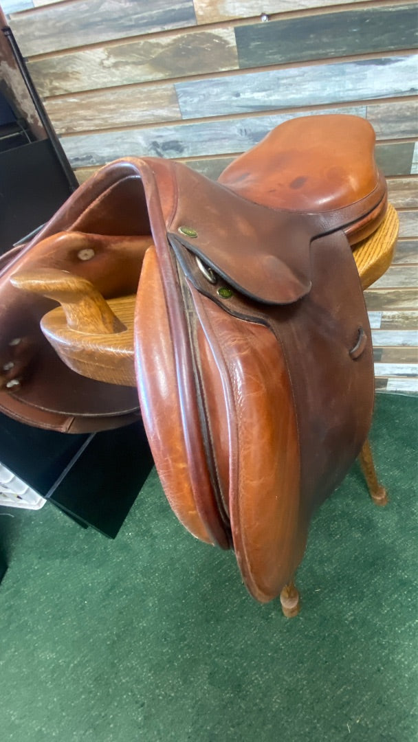 USED Beval Beval Jump Saddle 16.5 Tan