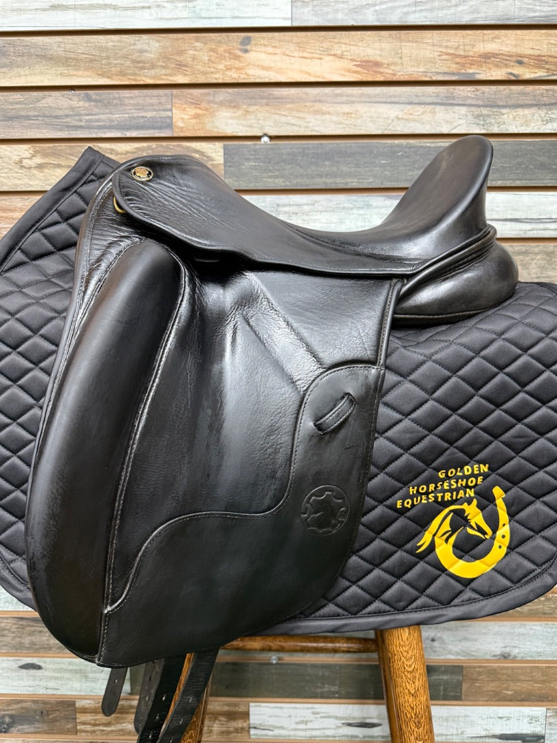 USED Sattlerei Hennig Dressage Saddle with Cover, 0903124 16.5” Black