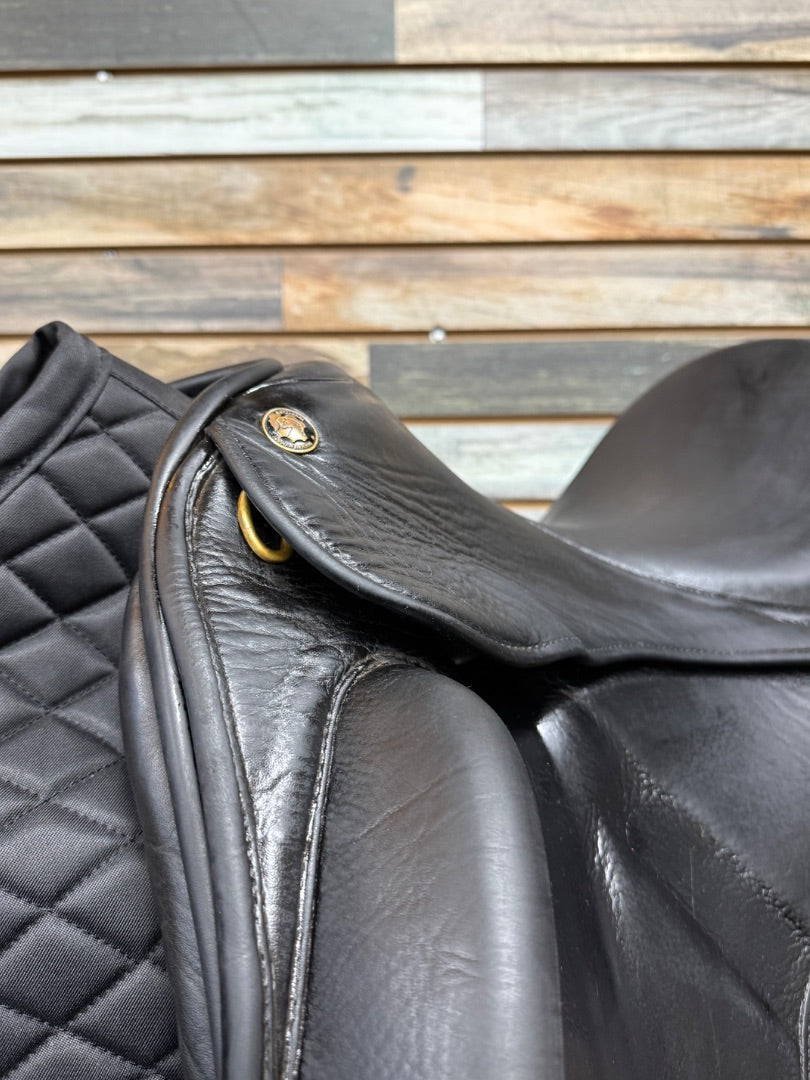 USED Sattlerei Hennig Dressage Saddle with Cover, 0903124 16.5” Black