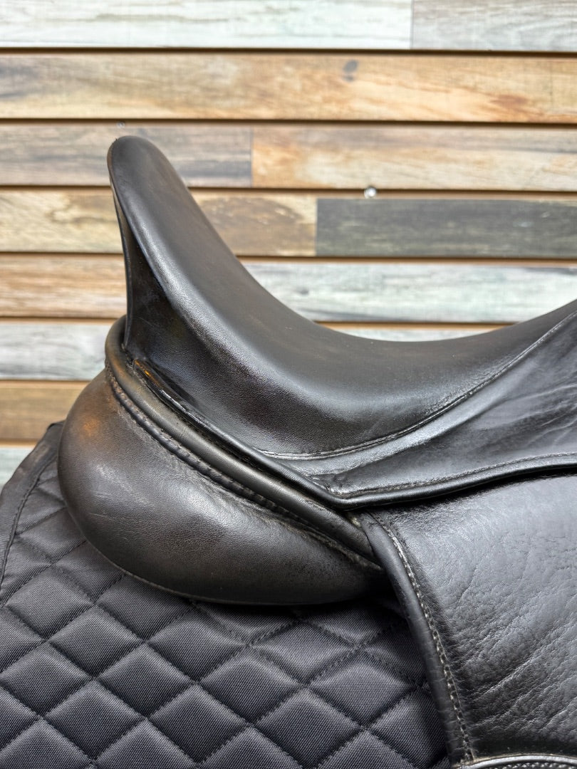 USED Sattlerei Hennig Dressage Saddle with Cover, 0903124 16.5” Black