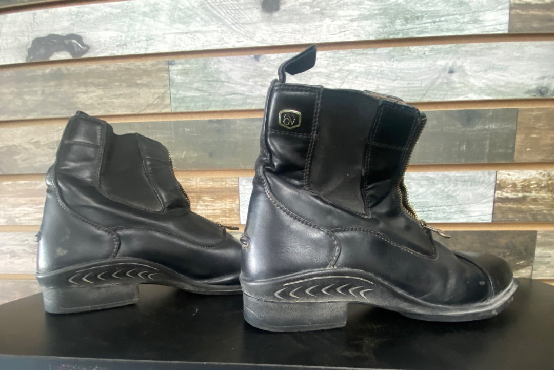 USED Ovation Black Paddock Boots  Black