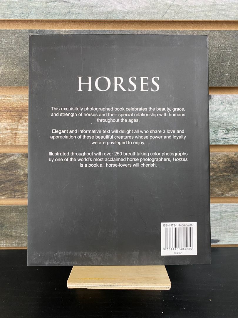 USED  "Horses: Capturing the Natural Spirit of These Beautiful Animals": Bob Langrish & Nicola Jane Swinney