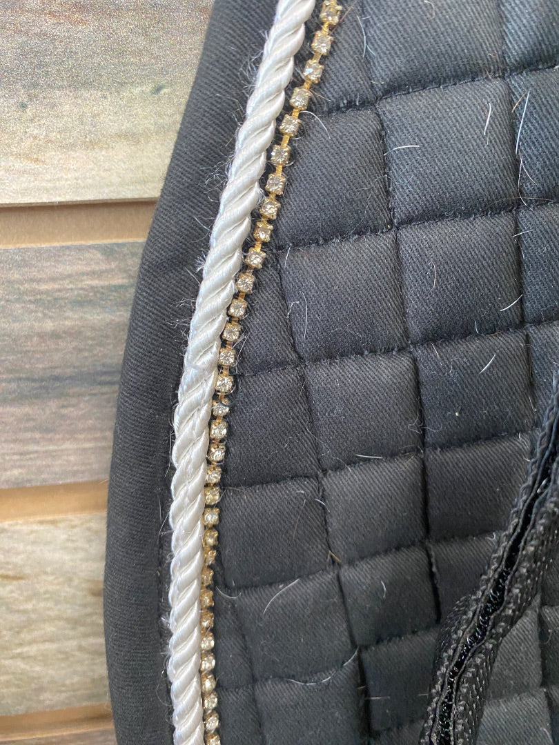 USED PRI AP Pad Horse Black | White Piping