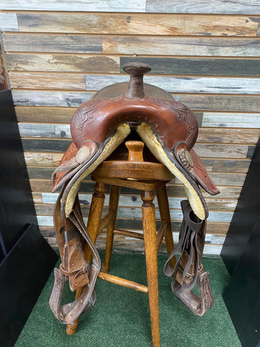 USED D&D Saddlery Western Trail Saddle 15" Medium Oil