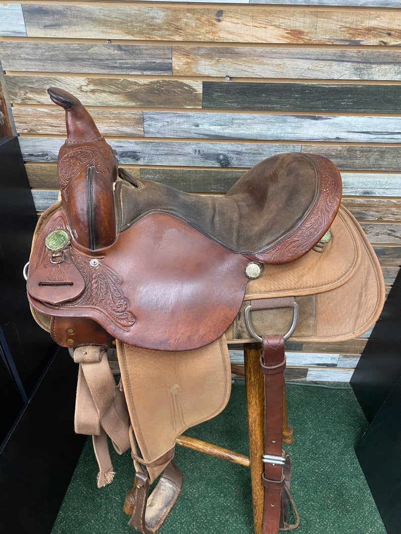 USED Circle Y High Horse Park and Trail Saddle 15" Walnut