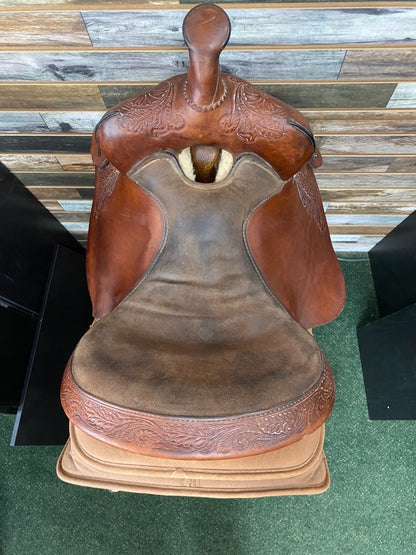 USED Circle Y High Horse Park and Trail Saddle 15" Walnut