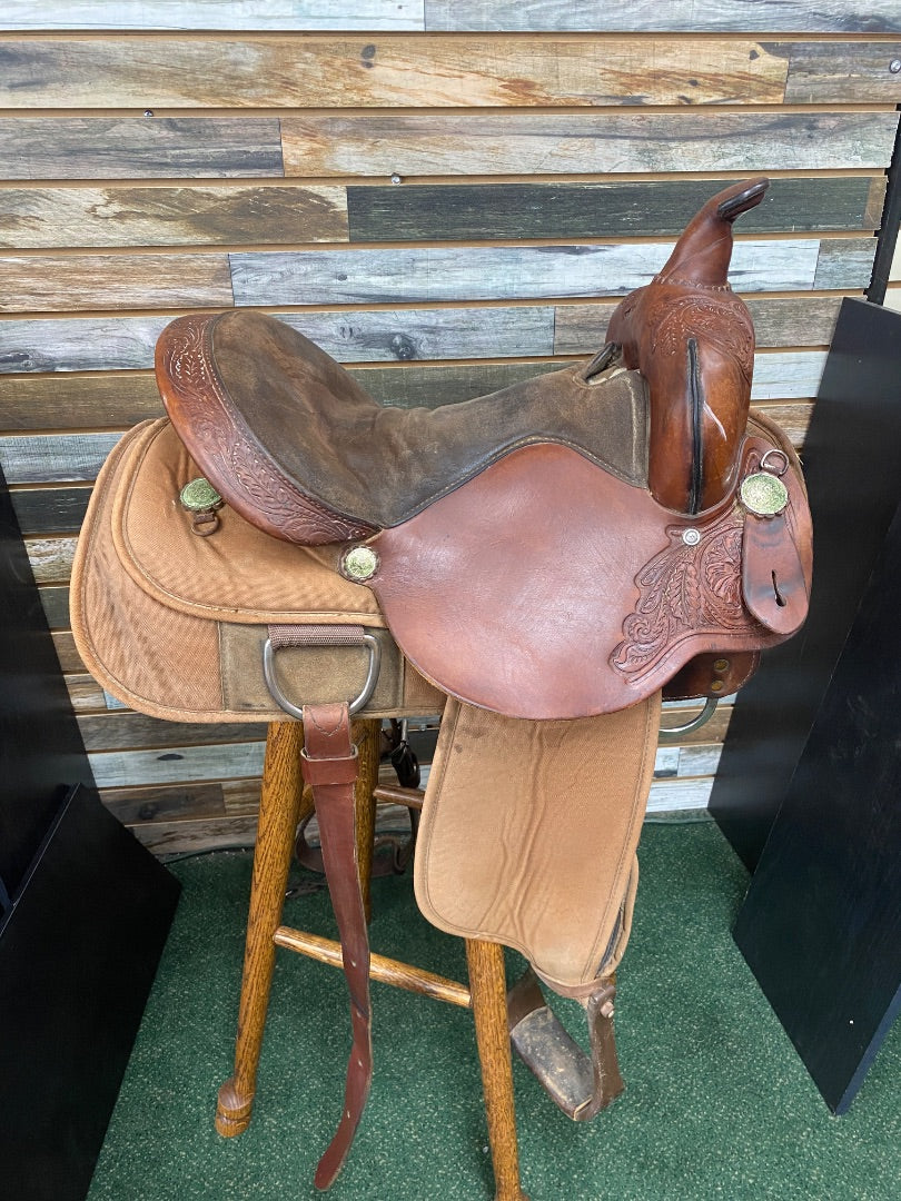USED Circle Y High Horse Park and Trail Saddle 15" Walnut