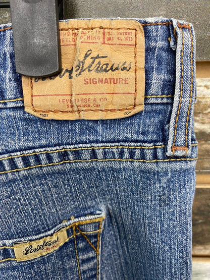 USED Levis Stretch Lowrise Bootcut 10 Medium Wash