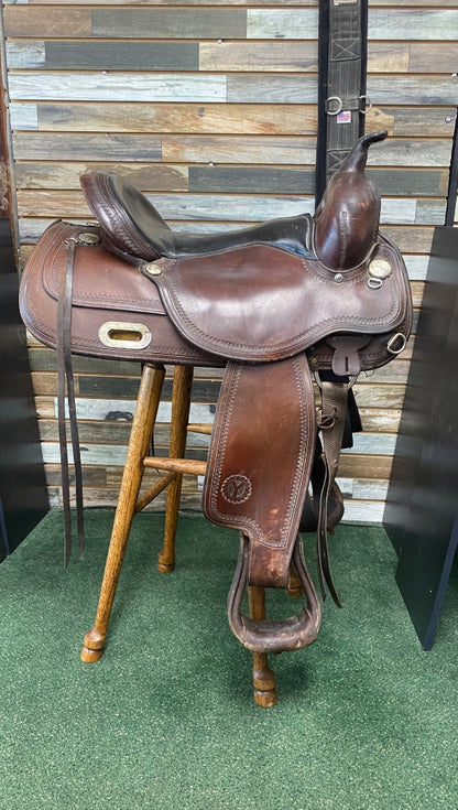 USED Circle Y Western Park & Trail Saddle