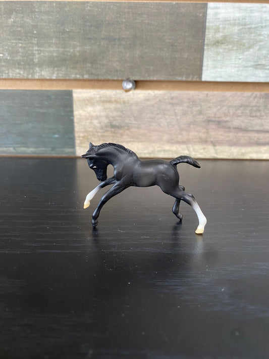 USED Breyer Stablemate Scrambling Foal | #59204 / #59205