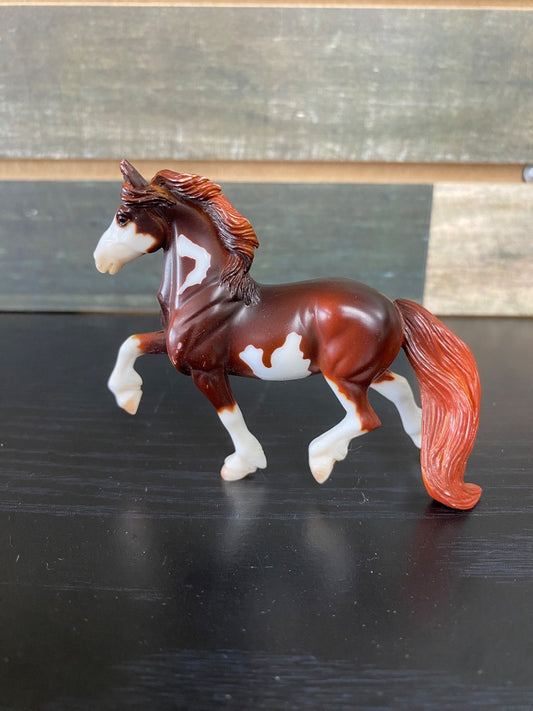 USED  Red Chesnut Pinto Freisan Breyer Stablemates