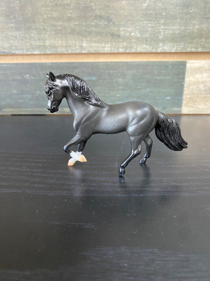 USED Breyer Paso Fino Stablemate (Darker Shading) | #5412