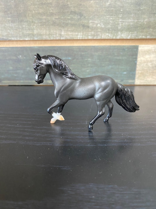 USED Breyer Paso Fino Stablemate (Darker Shading) | #5412