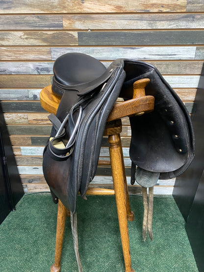 USED Collegiate Dressage Saddle 17.5" Black