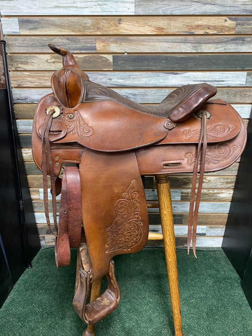 USED Cow Country by Circle Y Trail Saddle 15 1/2" Seat, 6 1/2" Gullet Medium Oil